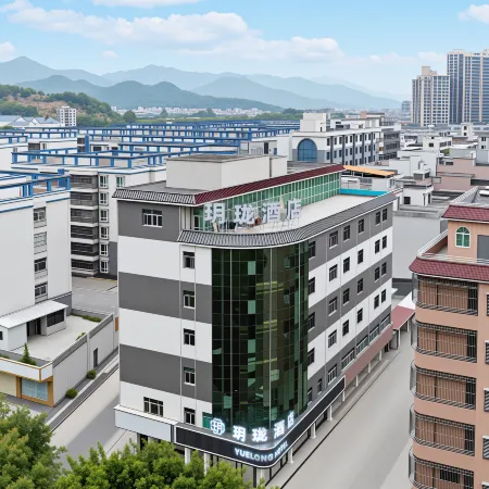 Luhe Yuelong Hotel Отели в г. Лухэ