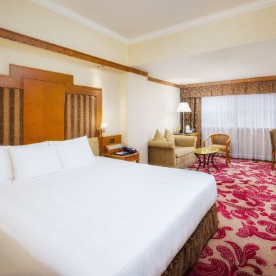 Grand Deluxe Queen Room