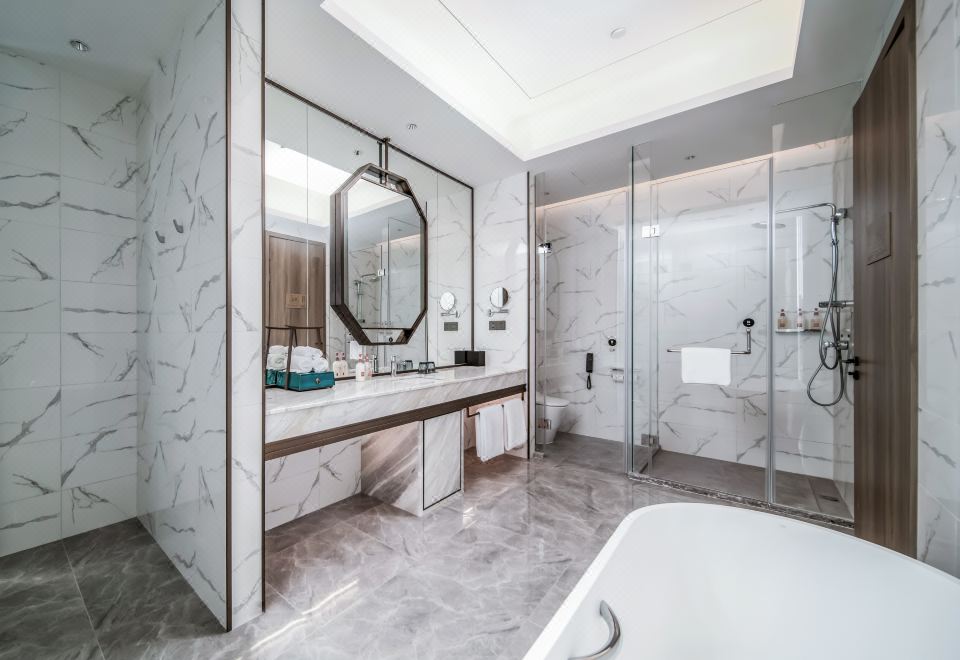 Crowne Plaza Hangzhou LinpingDeluxe Room (2 beds) (Bathtub)