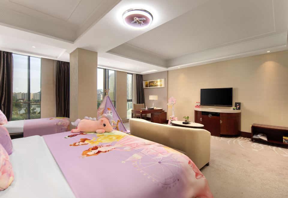 White Horse Lake Jianguo HotelFamily-friendly Family Room