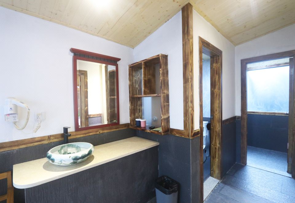 隐逸别苑双床房