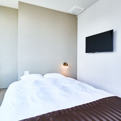 大床房（帶公共淋浴） 本町東&AND青年旅館優惠