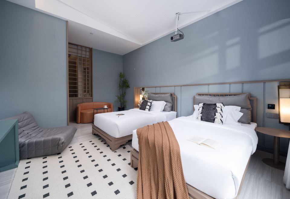 Hd Projection Smart Twin Room