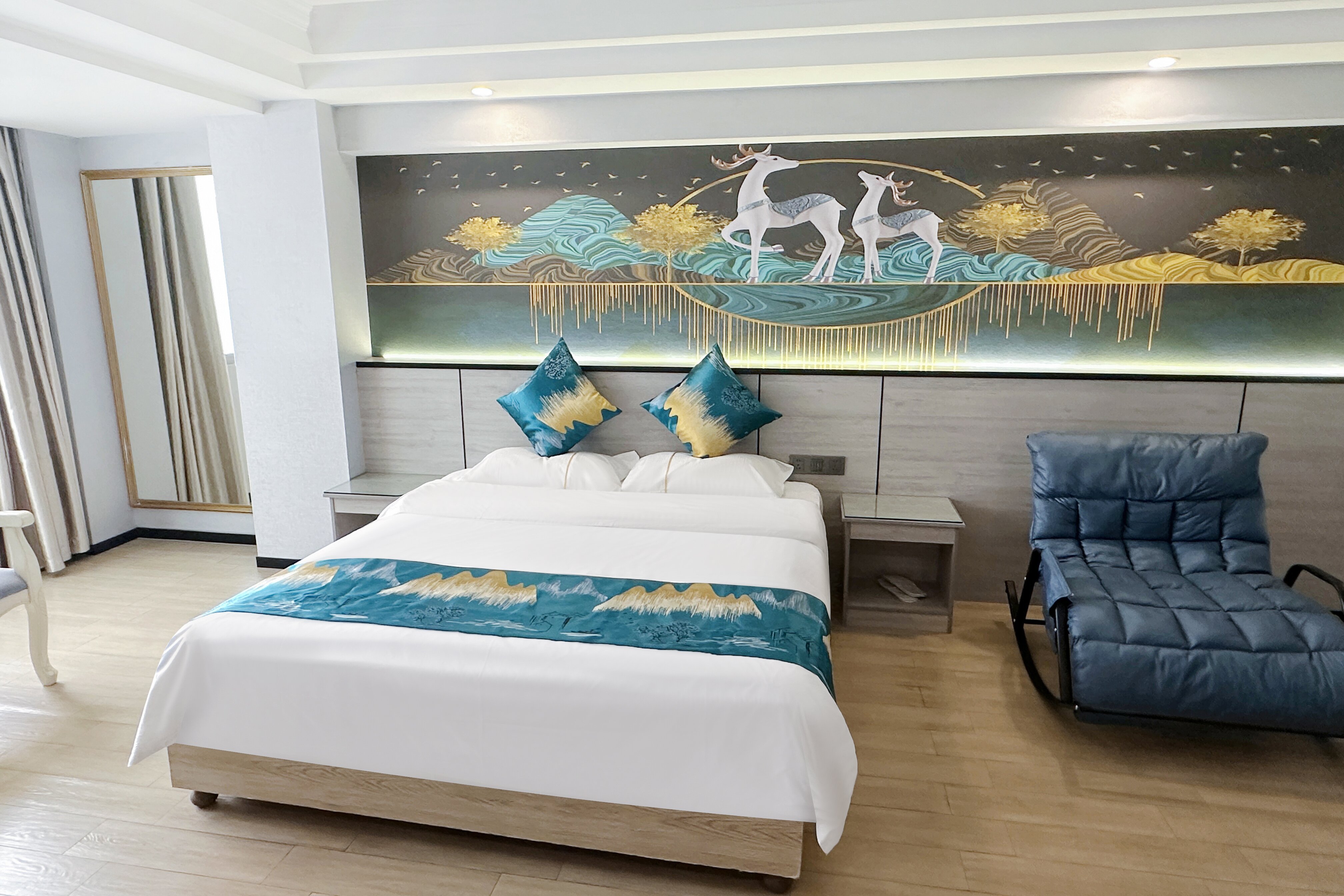 ALIXIANG|高级大床房丨（遥遥椅+宽敞+静享舒睡）