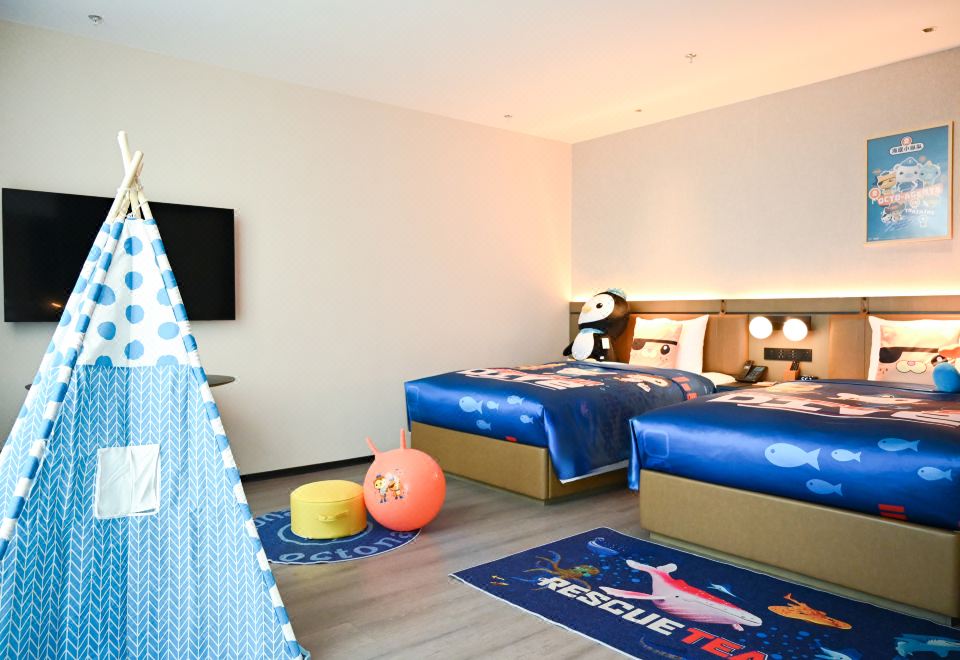 海底小縱隊主題親子房（全景落地窗＋舒達舒睡床品）
