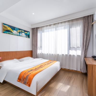 舒適大床房（獨立空調） 芸汐飯店（青島膠東國際機場）優惠