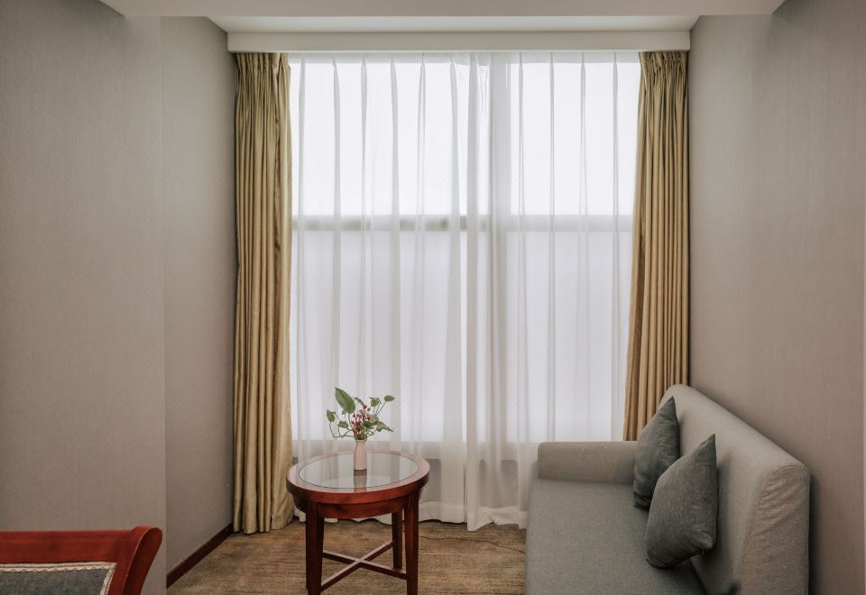 家庭三人間（加濕器+小冰箱）