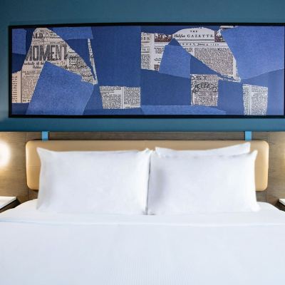 小型套房， 1張特大床帶沙發 哈里法克斯酒店優惠