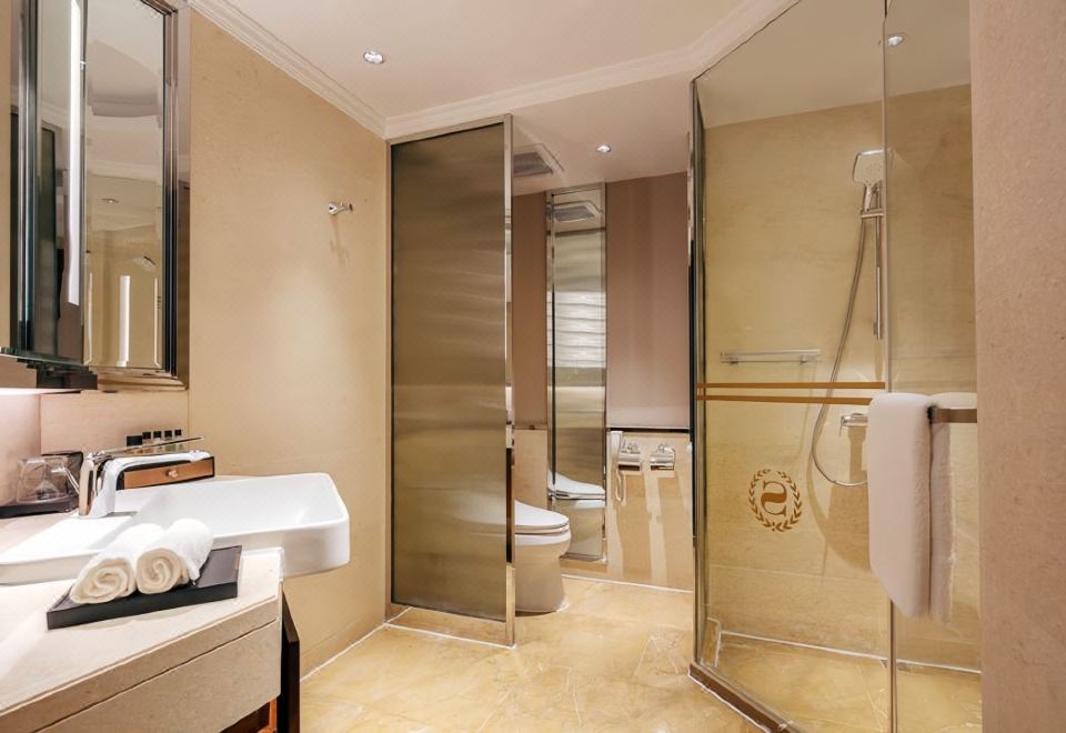 Sheraton Nanjing Kingsley Hotel & TowersMarriott Family Room