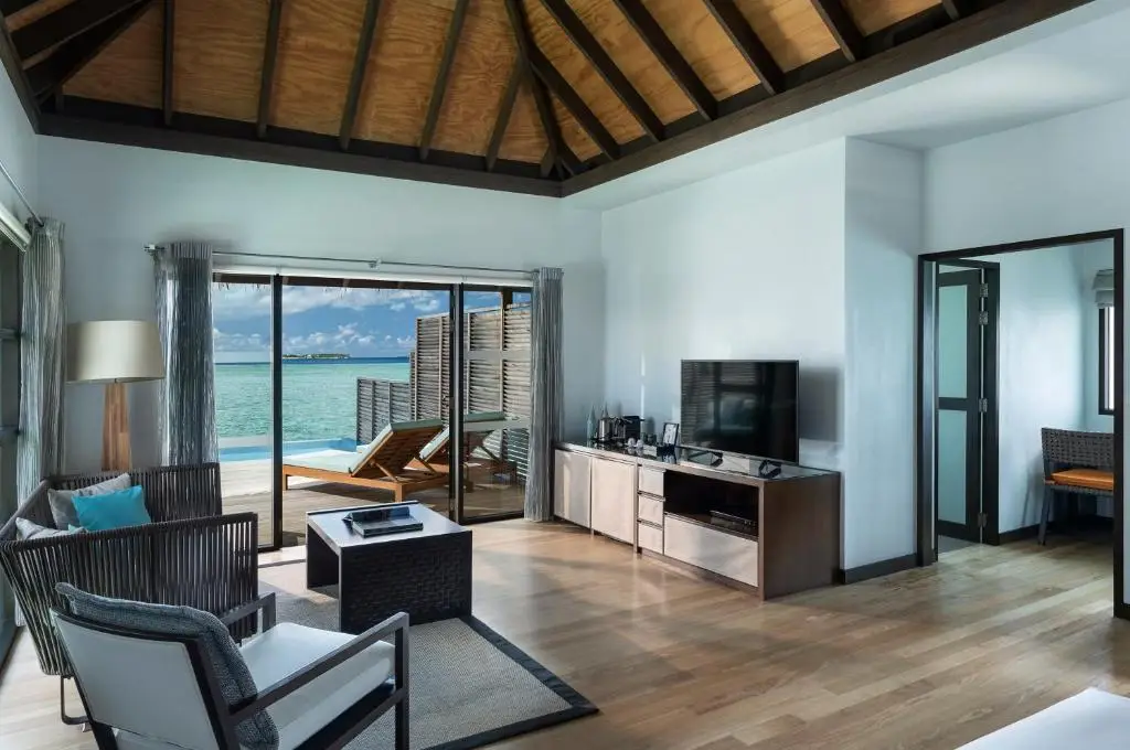 2N豪华别墅+2N带泳池的水上平房