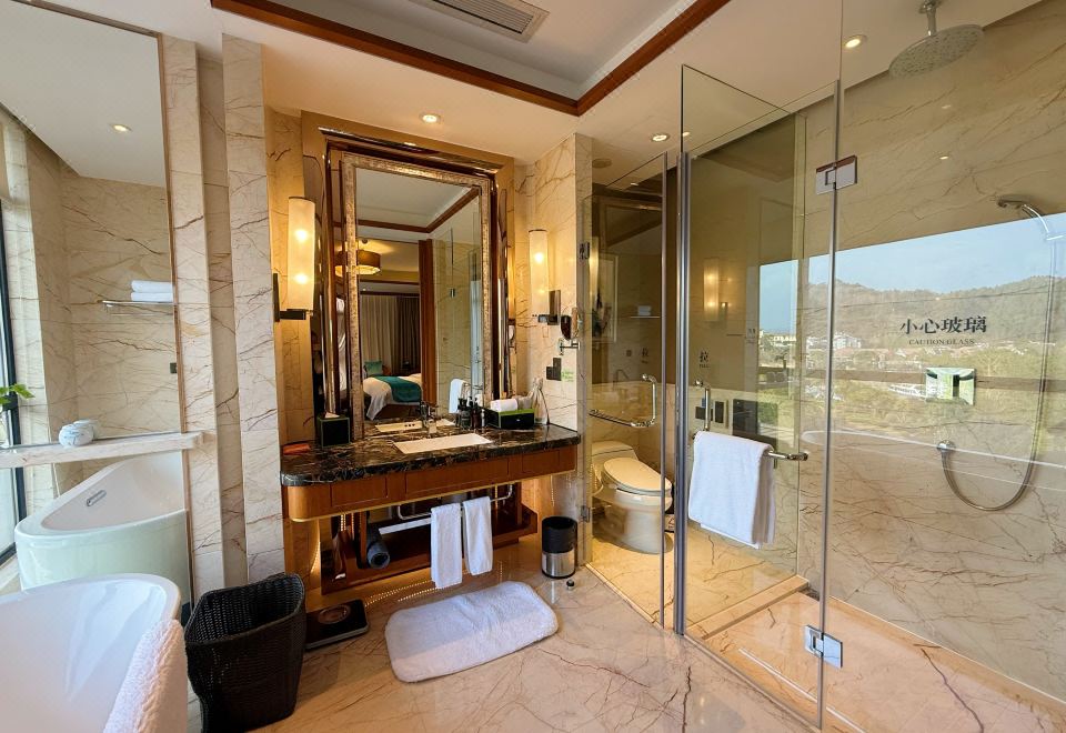 Narada Qiandao Lake ResortExecutive Lake-View Suite