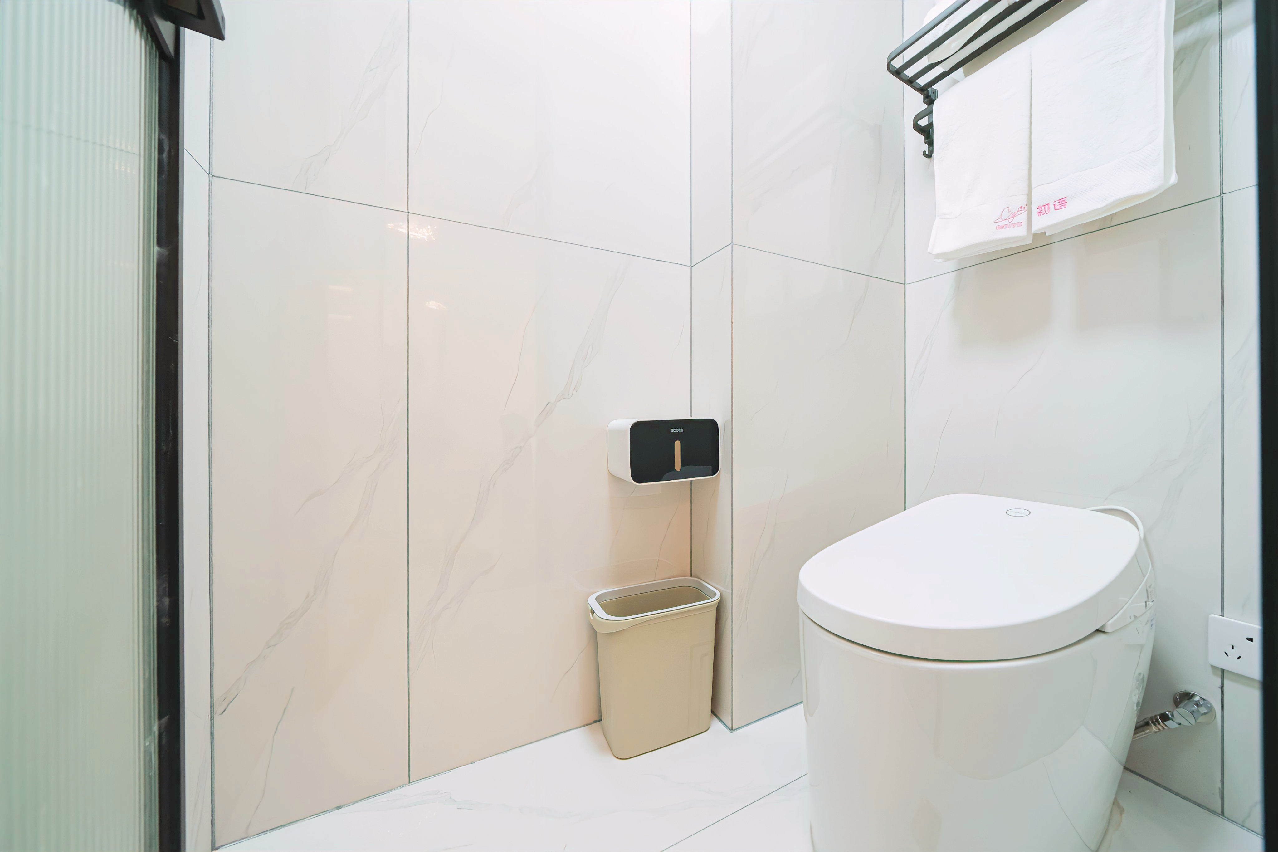 珍珠-180度全景大床房（投影+浴缸+休闲沙发区+智能马桶）