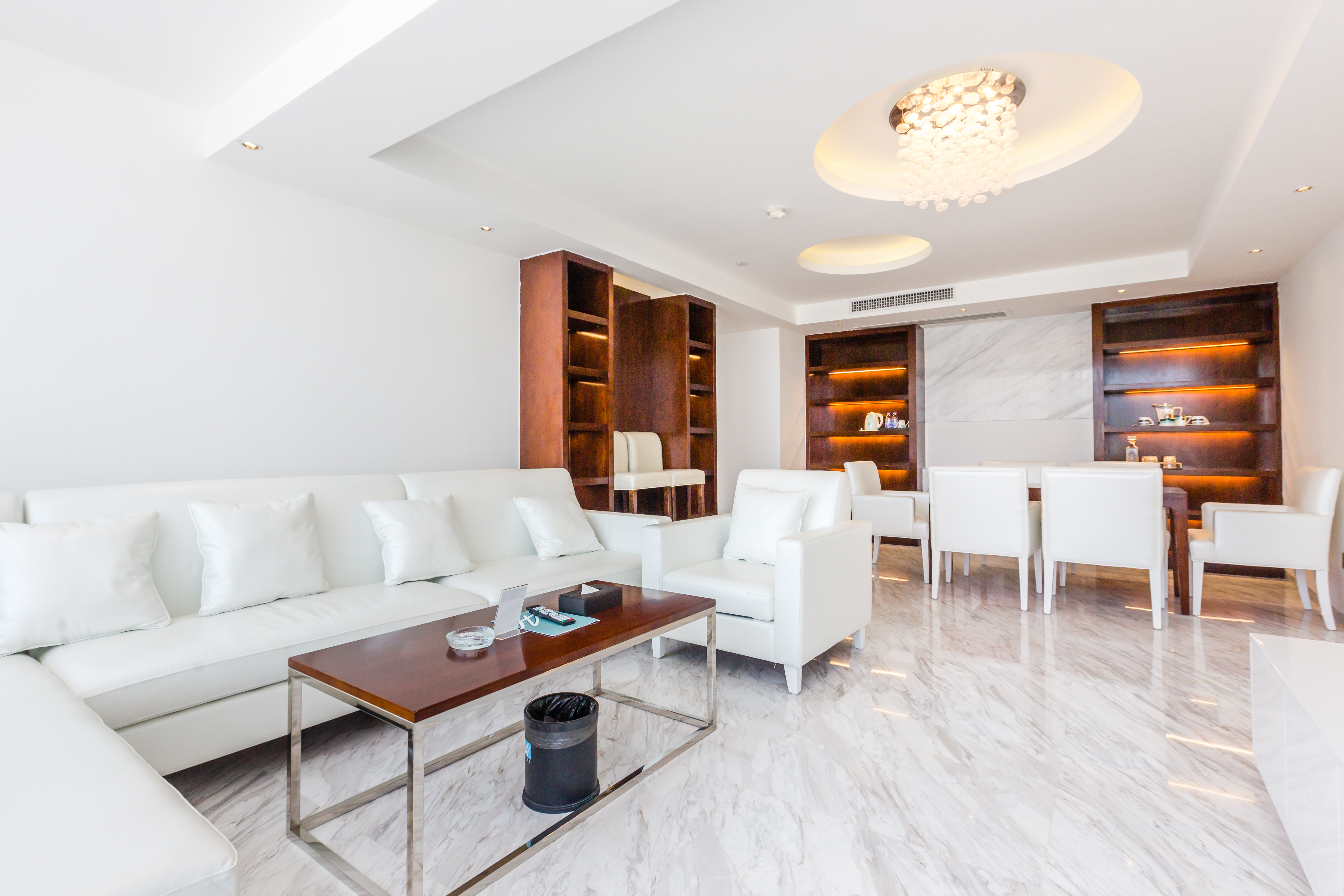 輕奢山景一房一廳