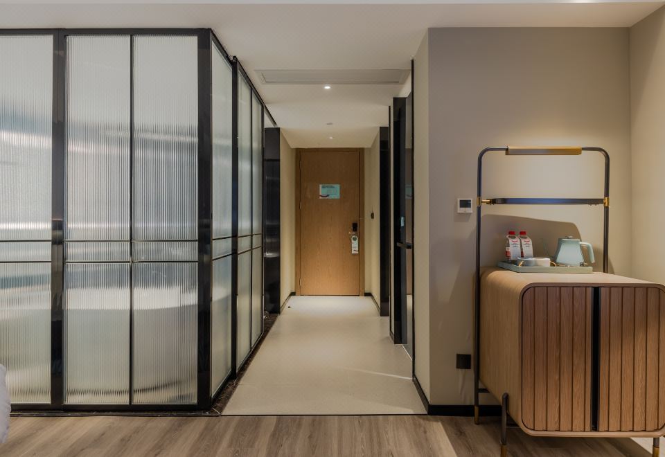 行政套房（芝華士頭等艙沙發+浴缸+小冰箱贈飲+小度語音控制+電子秤）