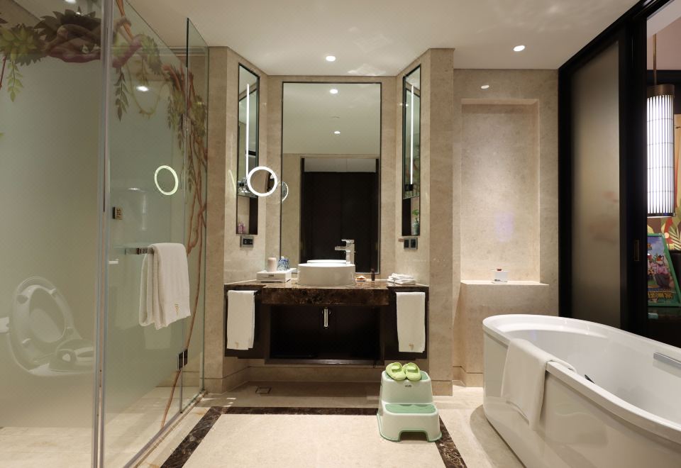 Narada Beijing HotelJungle Family Room