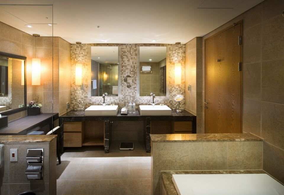 InterContinental Hotels ALPENSIA PYEONGCHANG RESORT by IHGAlpensia Suite