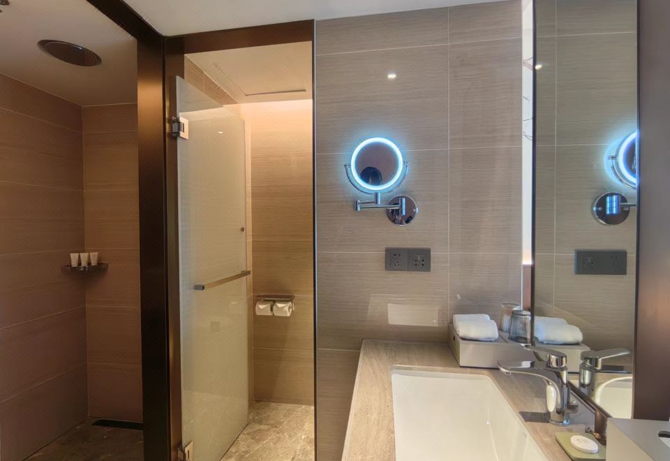 栖云楼高级大床房（机坪景观）