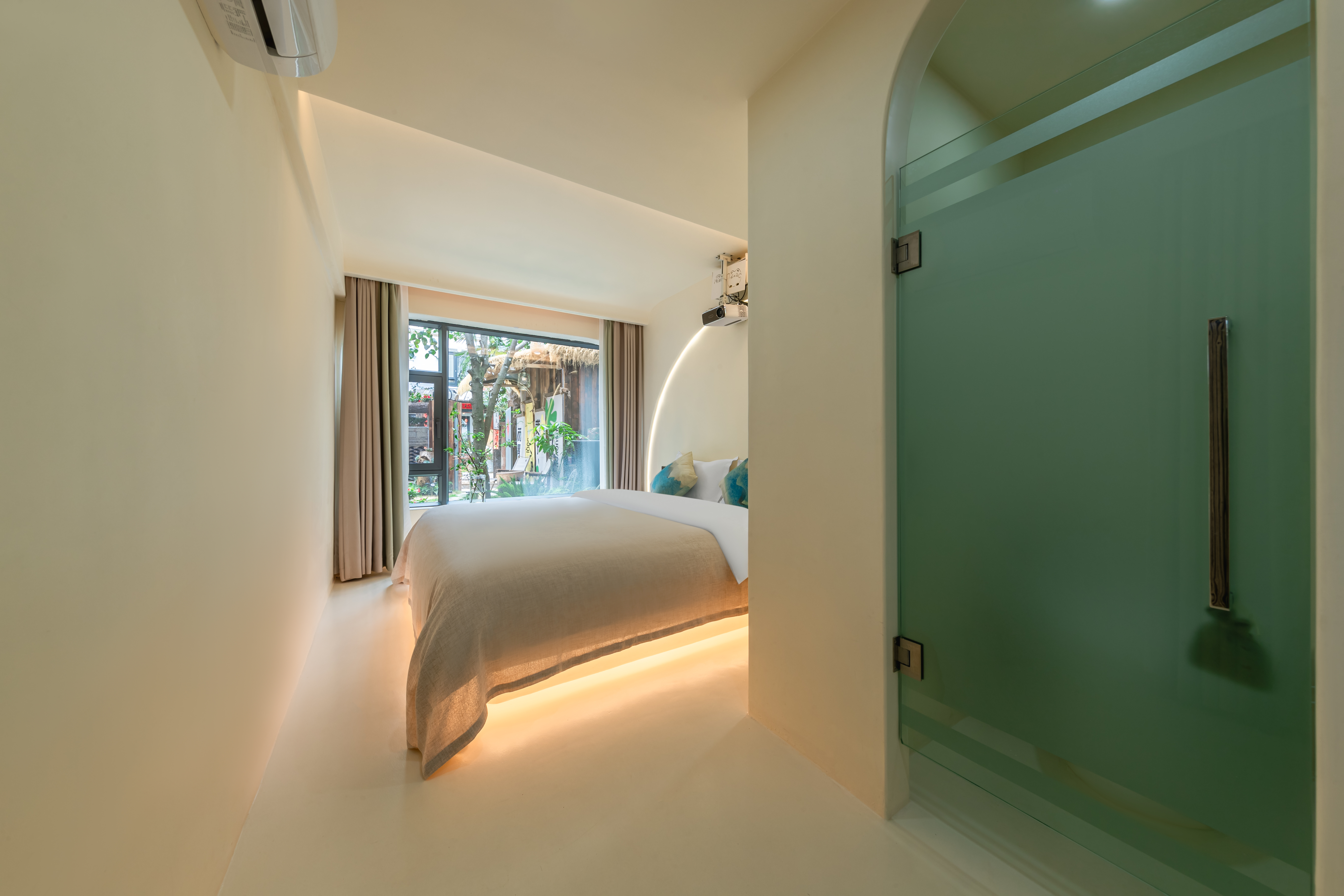 悠澜阁别墅露台大床房【100寸1080p投影+智能马桶+恒温淋浴+空调】