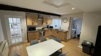 Prime Location Cockermouth Main Street - Sleeps 6  호텔