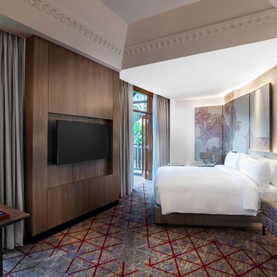 Junior King Suite With Lake View Kupon Double Tree by Hilton Putrajaya Lakeside
