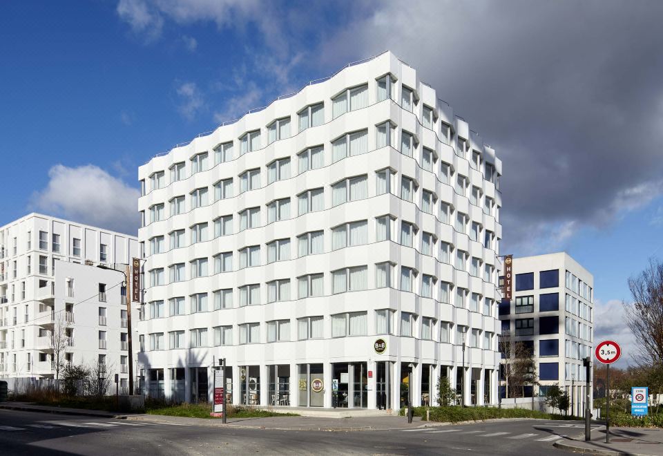 B&B HOTEL Massy Gare TGV - Housity