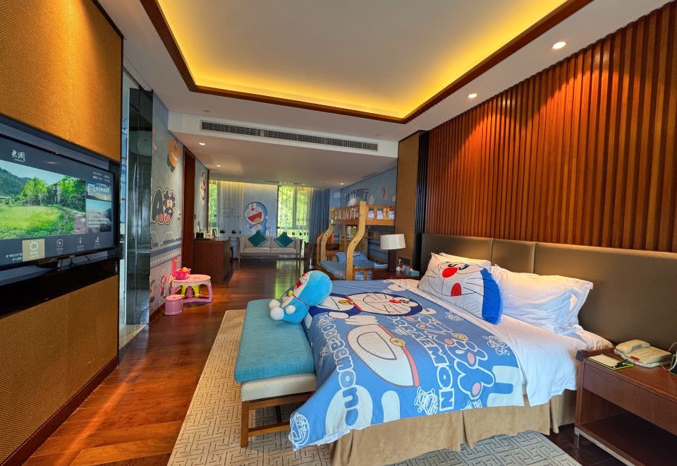 Narada Qiandao Lake ResortLake View King Size Bed, Family Room, High-low Bed