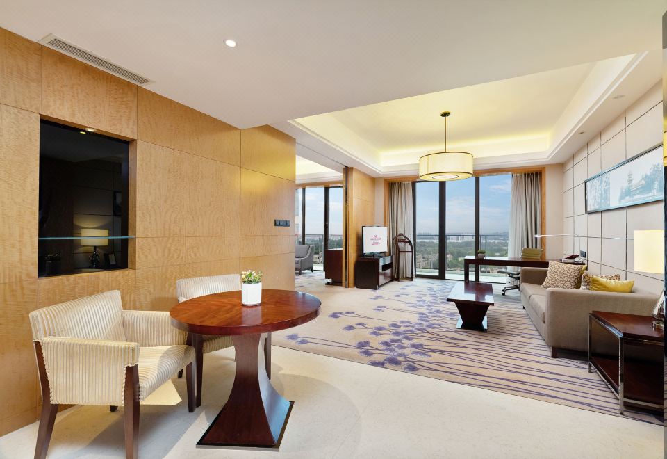Crowne Plaza Chengdu West1 Bedroom Suite Balcony