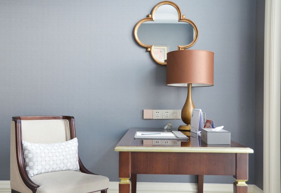 湖景影音大床房