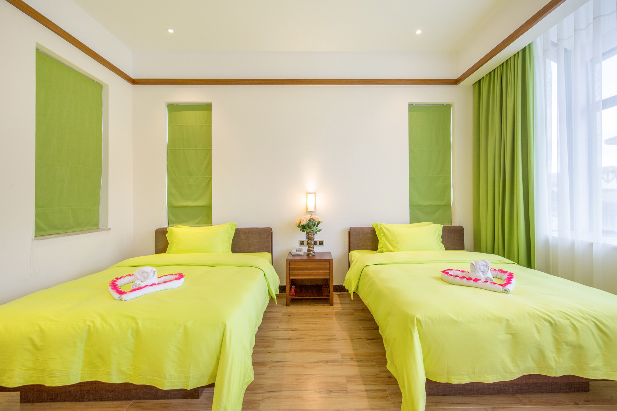 Baodun Lake Hushan Hot Spring ResortSingle-Family Villa Bicui 3-Bedroom 4-Bed Hydrophilic Family Hot Spring Villa (KTV)