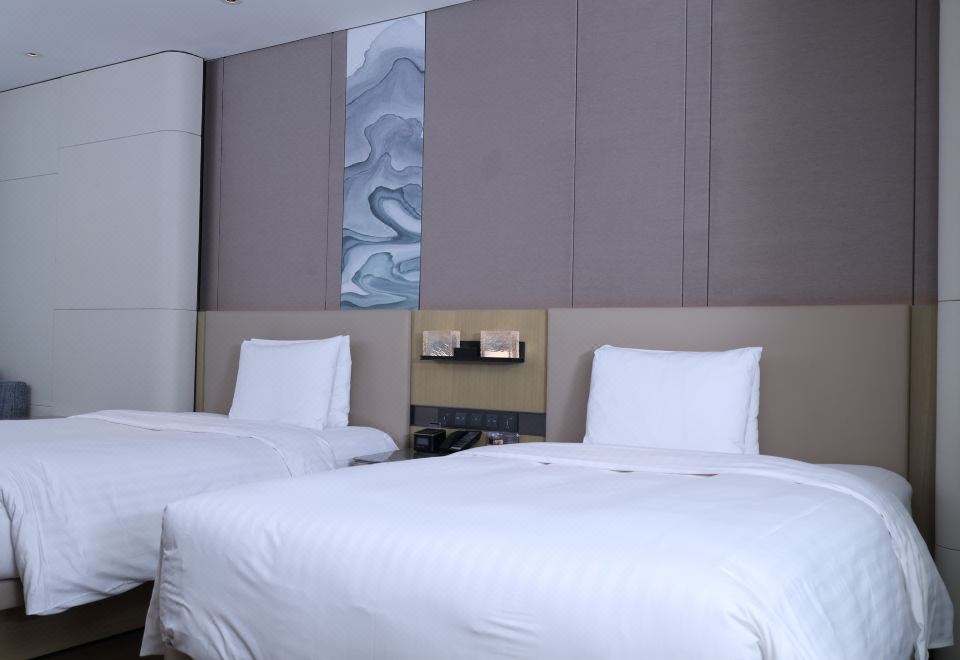 Courtyard by Marriott Shenzhen NorthwestGuestroom Twin Beds - No Windows