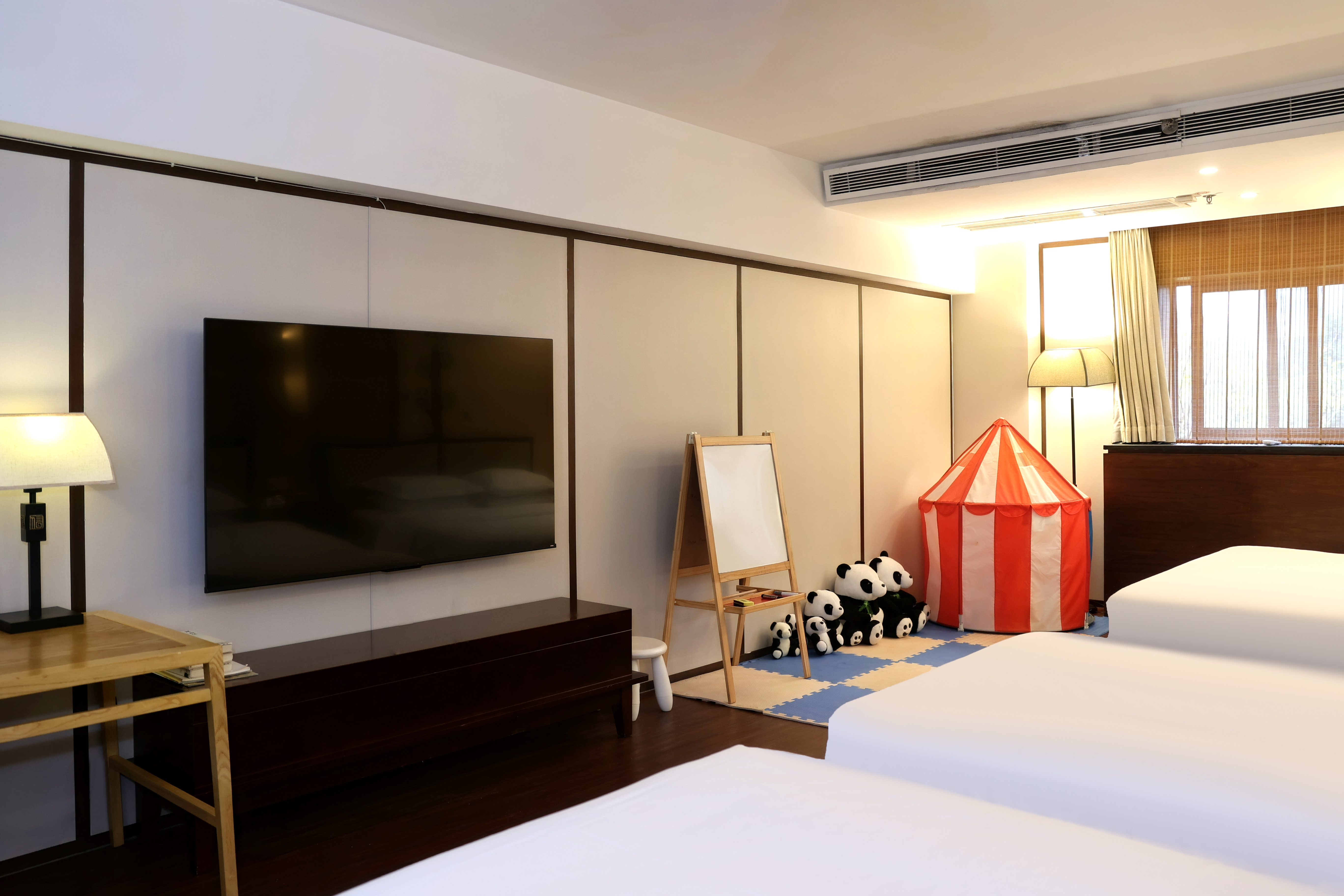 慧心家庭房（舒适宽床＋顶喷花洒＋智能电视投屏）