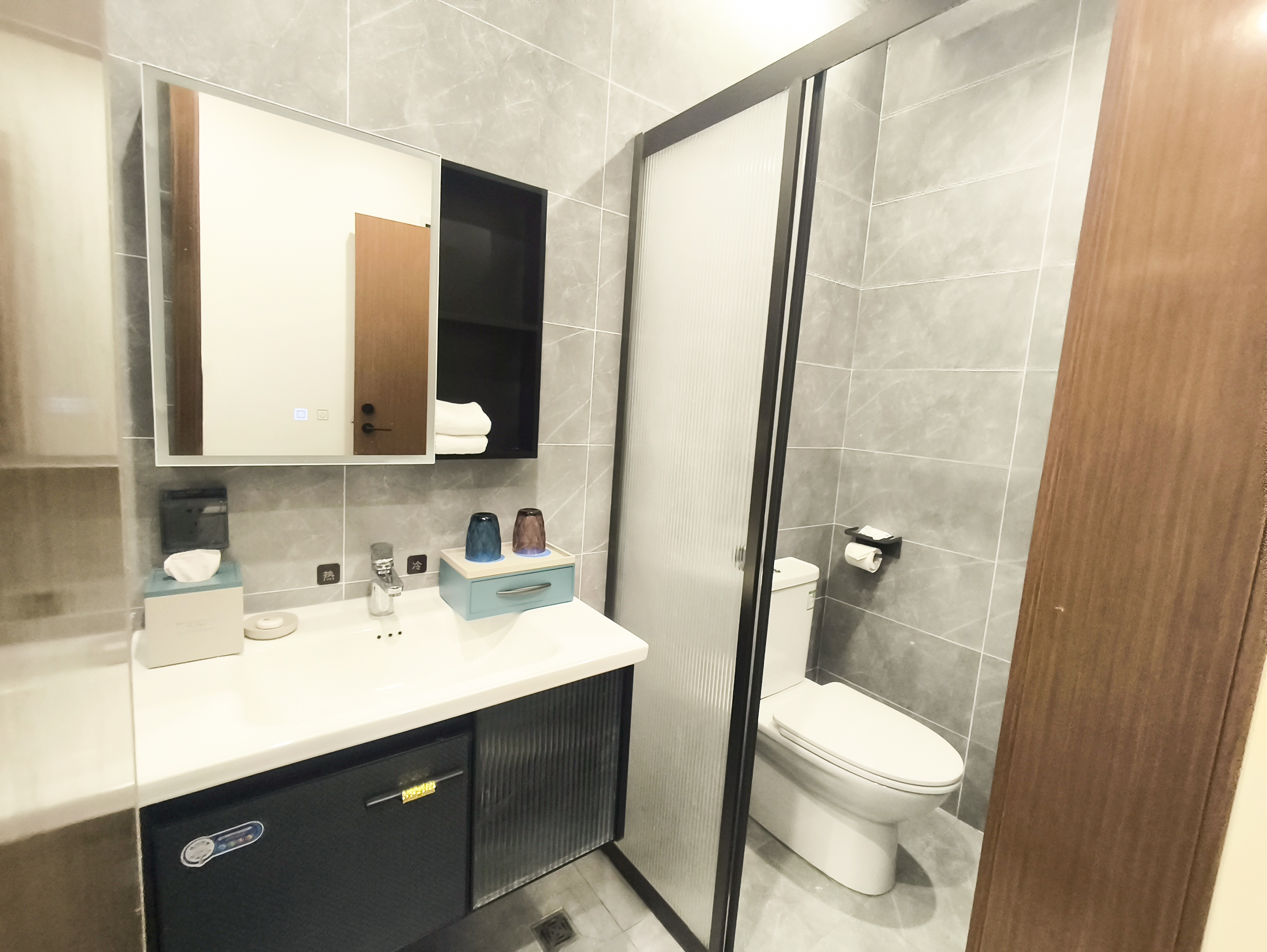 池畔親水溫泉套房二房一廳（獨立泡池）