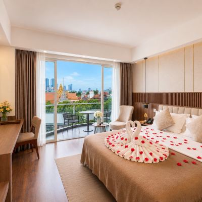 Deluxe Double Room With Balcony Harmony Phnom Penh Hotel Promo Code