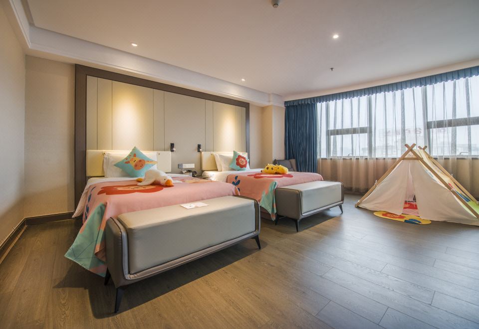Yangjiang Jiangcheng Junyi Square Atour X HotelJimu Family Room (Mini Fridge + Extra-Large Bathtub + Sofa)