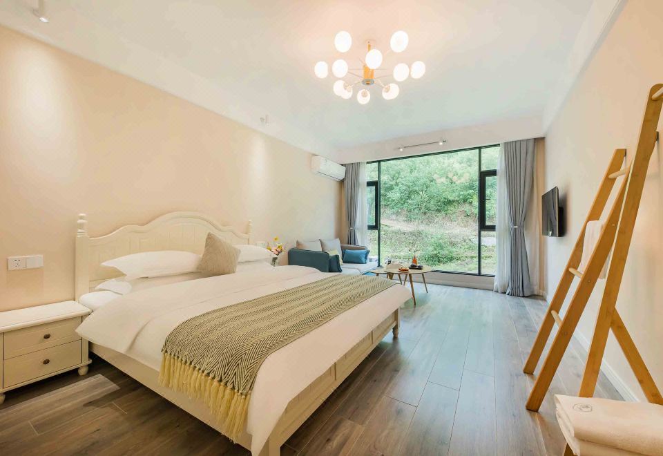 Mengzhi Zero Pressure Couple Double Bed Room-Sofa + Tea Table + Wardrobe