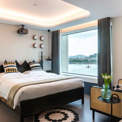 豪華商務·海景大床房（投影儀+浴缸+鼓浪嶼海景） 蔦島海景潮宿（廈門中山路步行街輪渡碼頭店）優惠