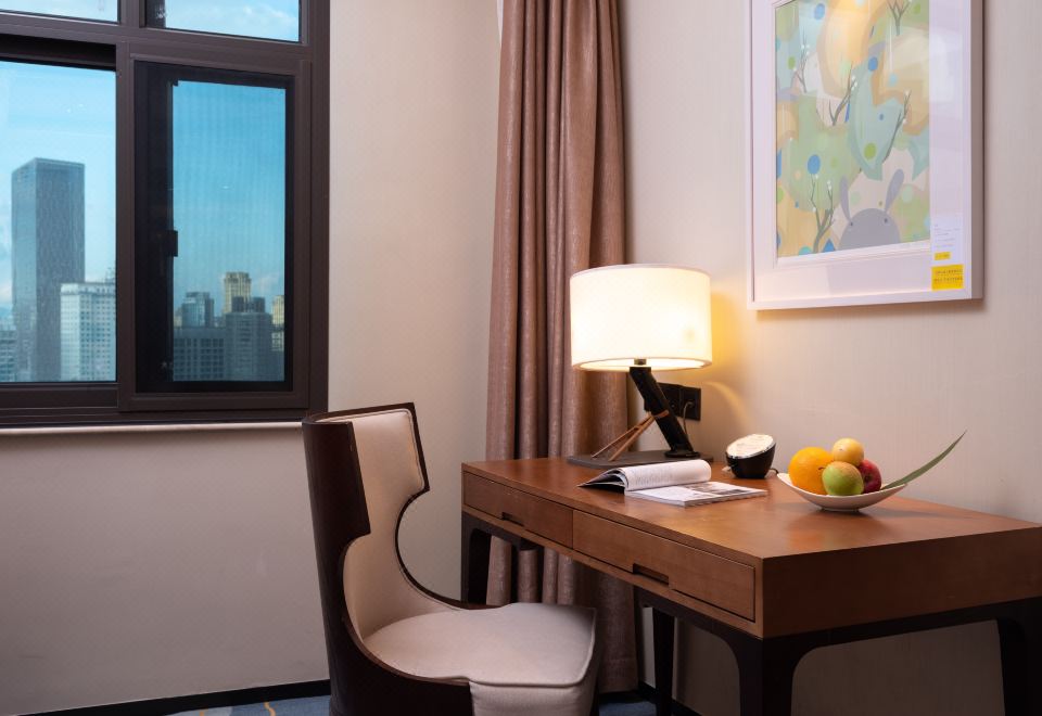 行政双床房「尽揽城市华灯+软沙发+办公书桌+舒适浴缸」