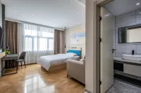 Yiju Hotel (Huma County Riverside Park)
