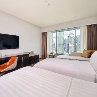 Traders Club Twin Room With Twin Towers View (Newly Refurbished) Kupon Traders Hotel Kuala Lumpur