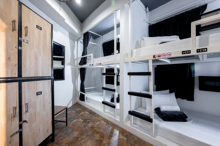 เตียงในหอพักรวม 2