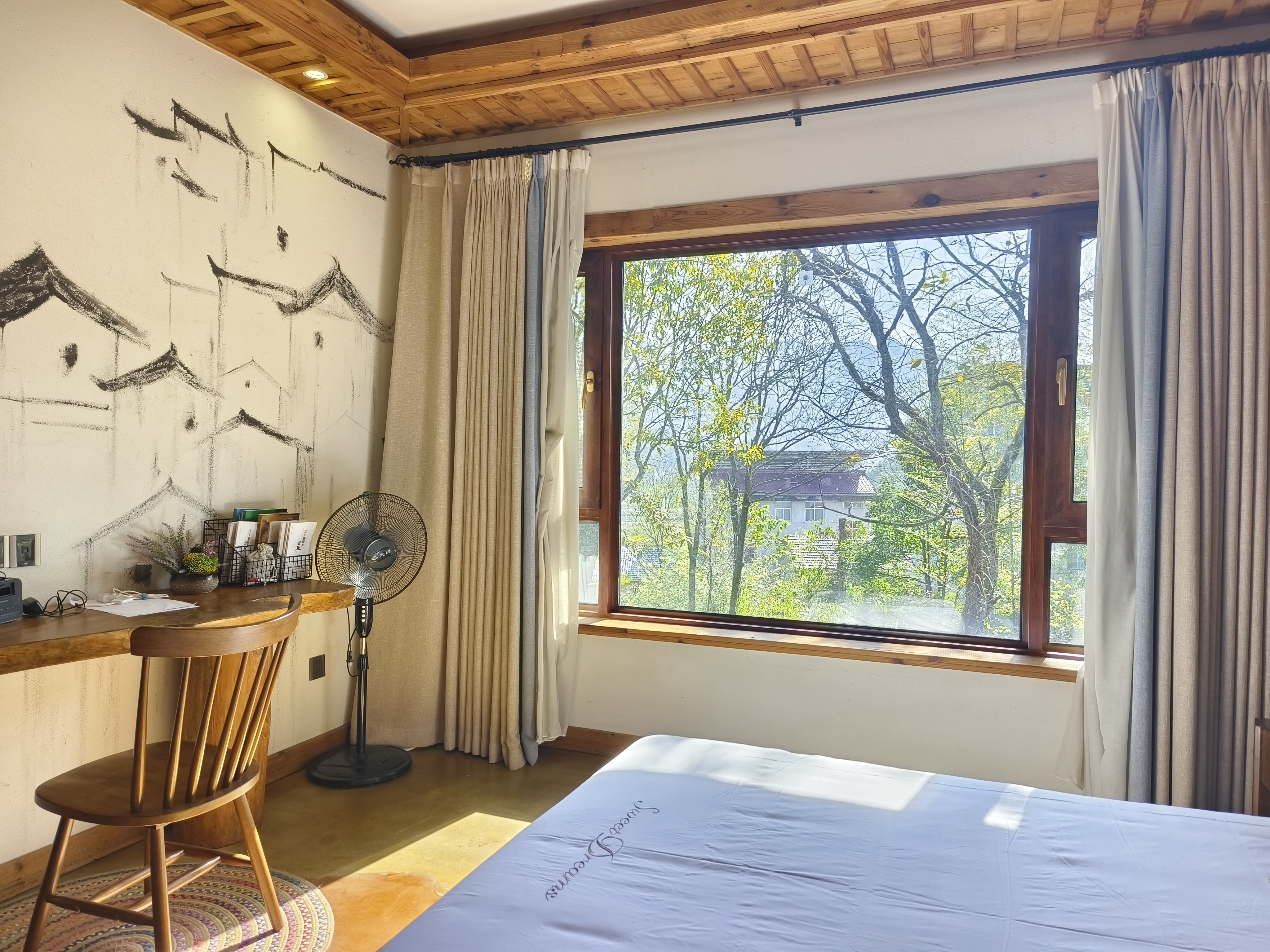 树影大床房+山景+乳胶床垫+地暖