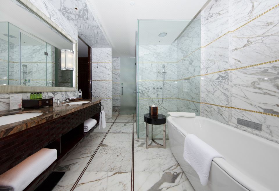 至尊亲子湖景房