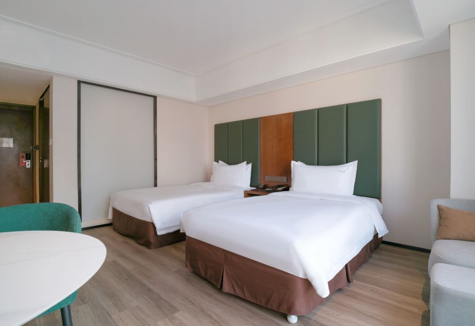 Holiday Inn Qingdao City CentrePremier Room-Two Beds