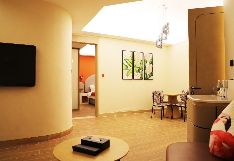 Flamingo Harbour HotelDeluxe Family Friendly Suite