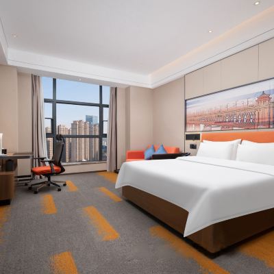 高級大床房（美國舒達床墊+全景落地窗享城市美景） 武漢光谷一路希爾頓歡朋飯店優惠
