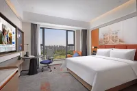 Xinyang Hampton by Hilton Hotel