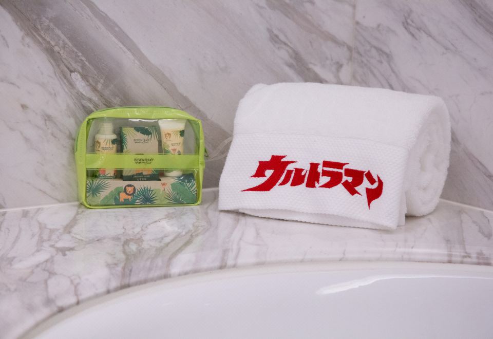 Park Hyatt HangzhouUltraman Family Room