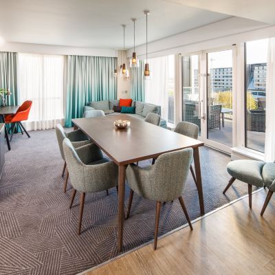 One-Bedroom King Suite With Sofa Bed Holiday Inn MANCHESTER AIRPORT Promo Code