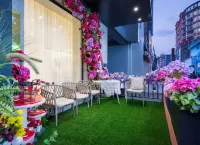 Holiday Inn Golden Hyatt (Yanji Yanbian University Department Store)