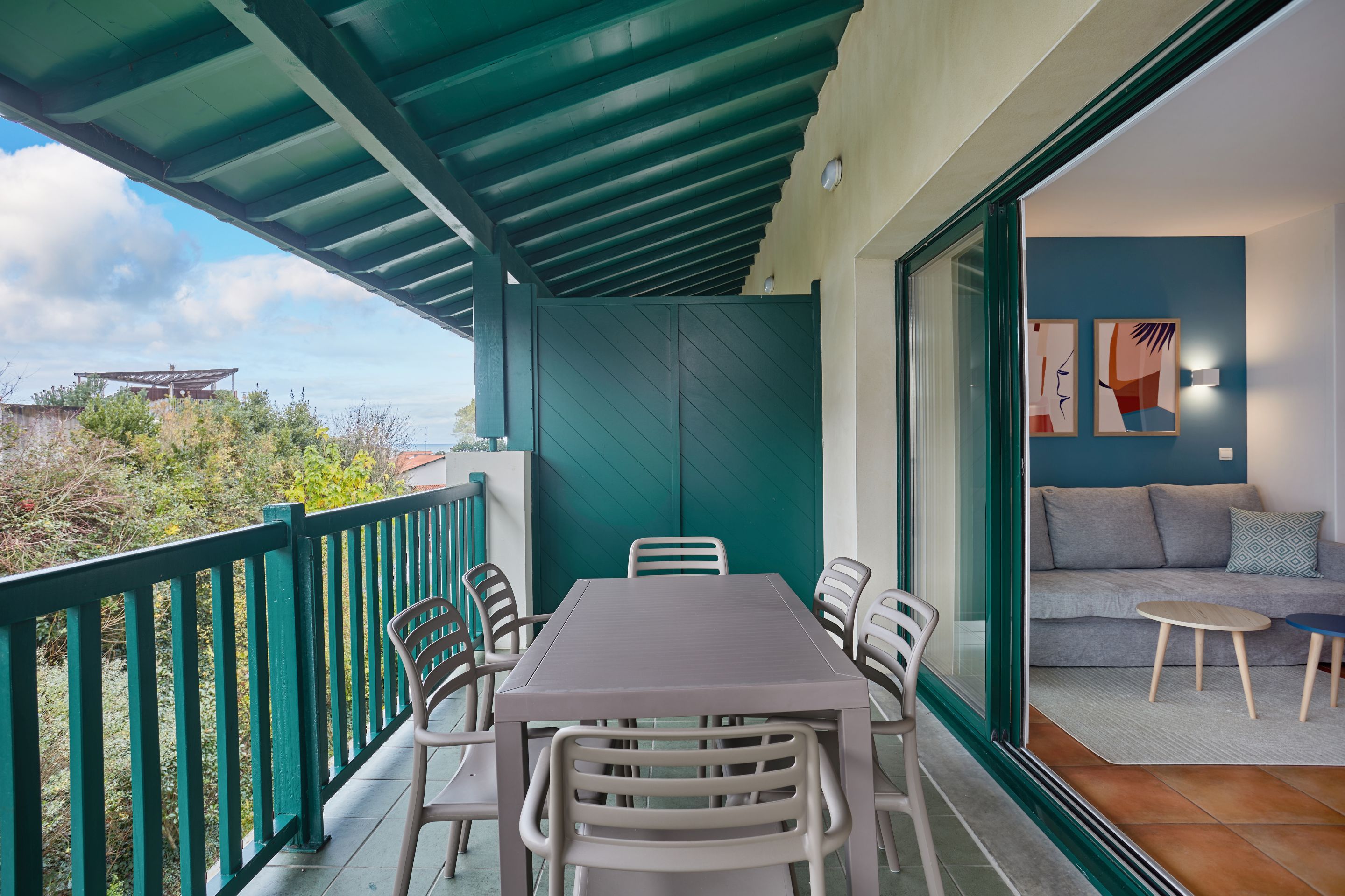 三人房 六名客人